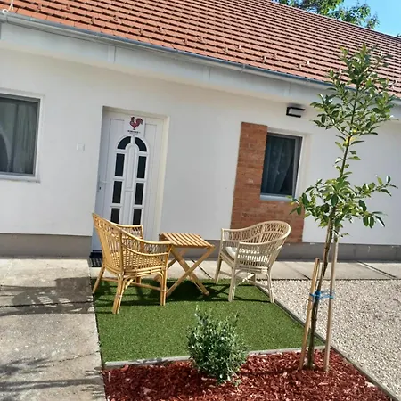 Kukoriq 2 Apartman Siklos Exterior photo